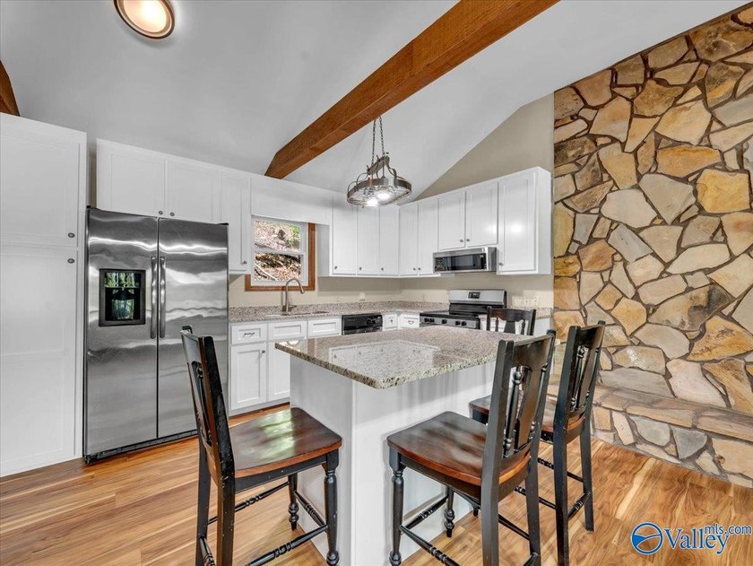 Nestled along the Elk River, 2-bed, 2-bath waterfront retreat - photo 13