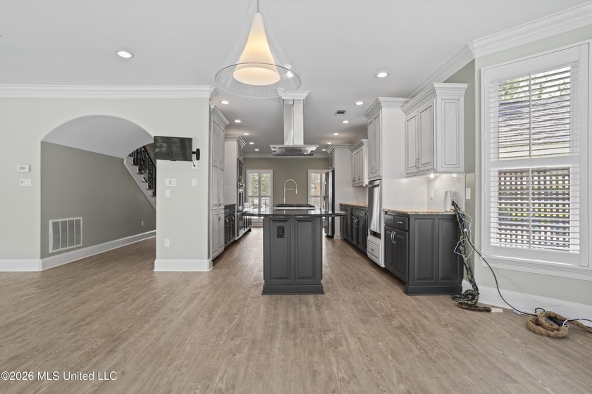 Nestled in the prestigious Bayou Oaks Subdivision - one of - photo 23