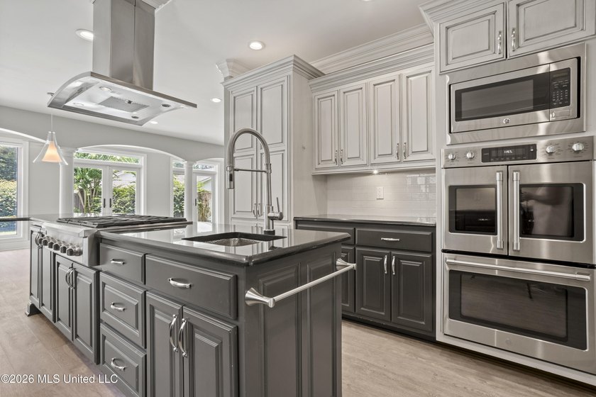 Nestled in the prestigious Bayou Oaks Subdivision - one of - photo 30