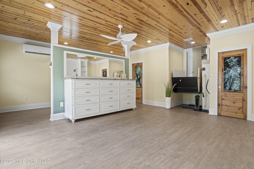 Nestled in the prestigious Bayou Oaks Subdivision - one of - photo 38