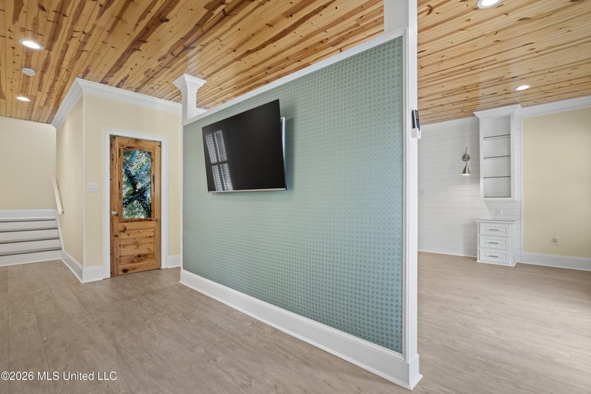 Nestled in the prestigious Bayou Oaks Subdivision - one of - photo 39