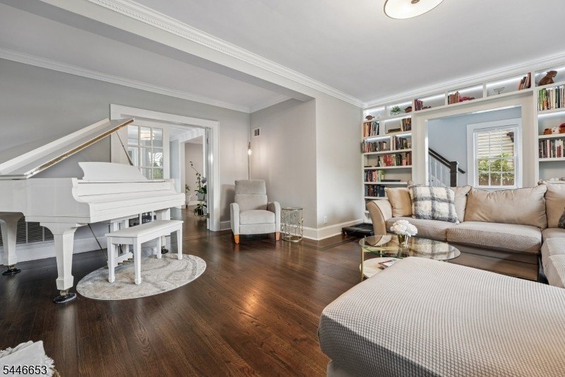 Blending modern updates with timeless charm This beautifully - photo 3