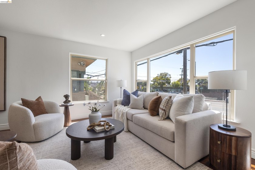 Beautifully updated while honoring its Edwardian roots, 3306 - photo 5
