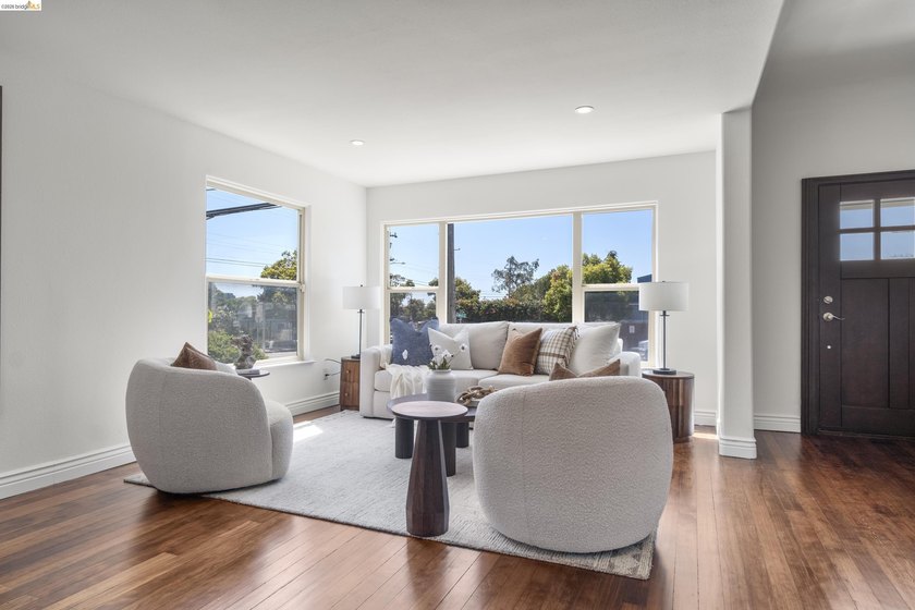 Beautifully updated while honoring its Edwardian roots, 3306 - photo 7