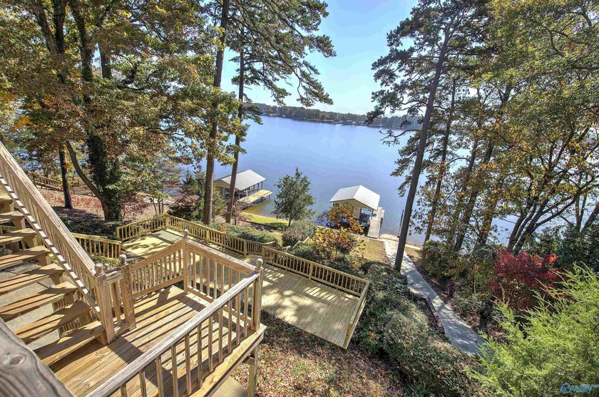 Weiss Lake Deep Water Retreat - Furnished | 2 Boat Slips | - photo 33