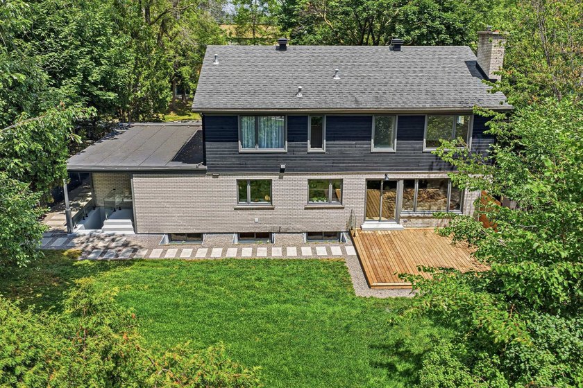 Located in one of Saint-Lambert's most sought-after - photo 44