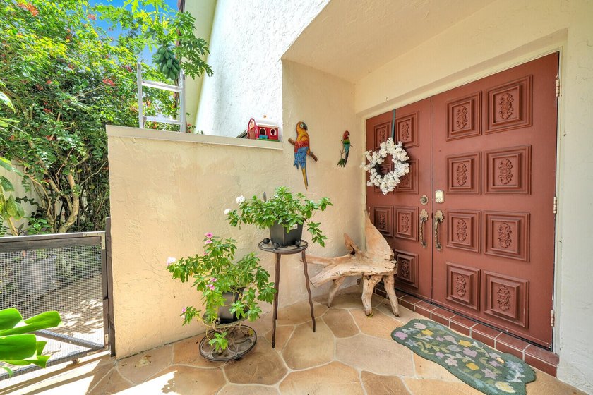 Welcome to this beautifully maintained corner lot 2-bedroom - photo 8