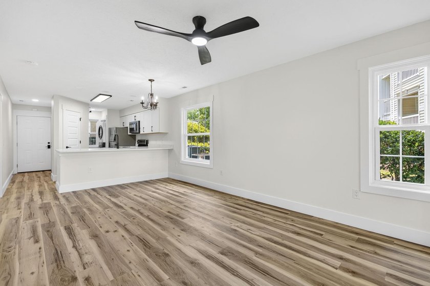 Fully renovated, ground-floor end-unit two-bedroom, two-bathroom - photo 16