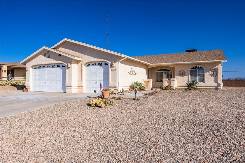 Welcome to this pristine 3BR/2BA home located on a quiet street - photo 2