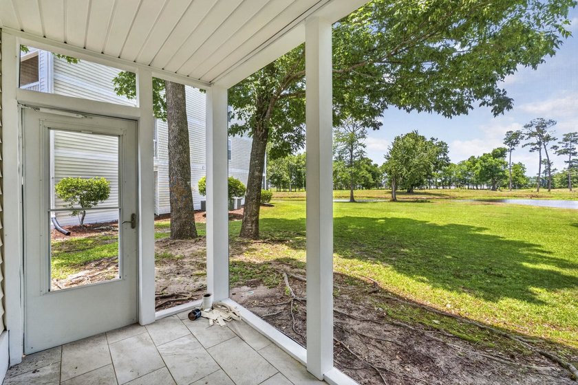 Fully renovated, ground-floor end-unit two-bedroom, two-bathroom - photo 34