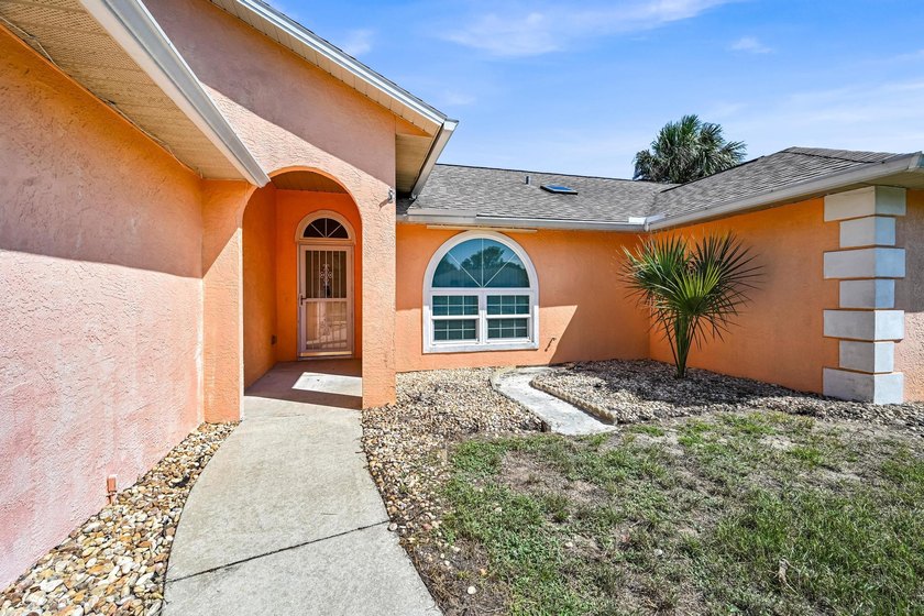 Looking to build sweat equity and make this home your own? This - photo 5