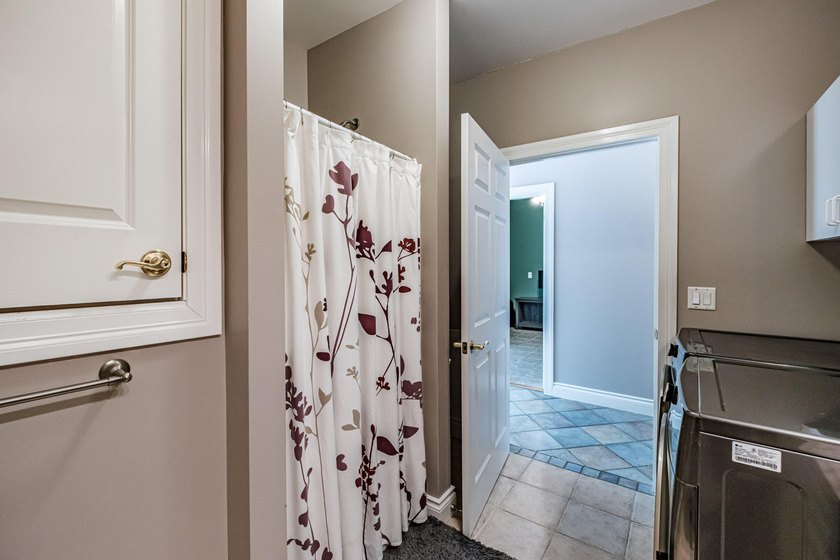 Welcome to 52 Alice Rd! This beautifully maintained raised ranch - photo 14