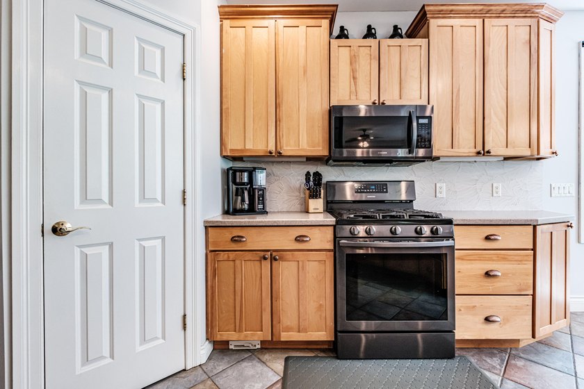 Welcome to 52 Alice Rd! This beautifully maintained raised ranch - photo 17
