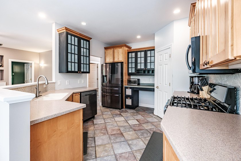 Welcome to 52 Alice Rd! This beautifully maintained raised ranch - photo 18