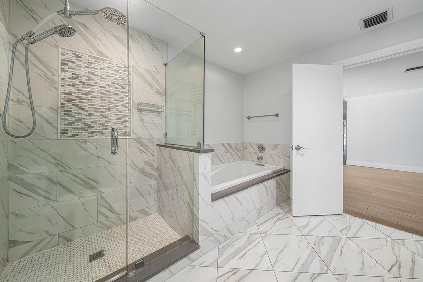 Fully renovated Brookfield home overlooking the Jack Nicklaus - photo 22
