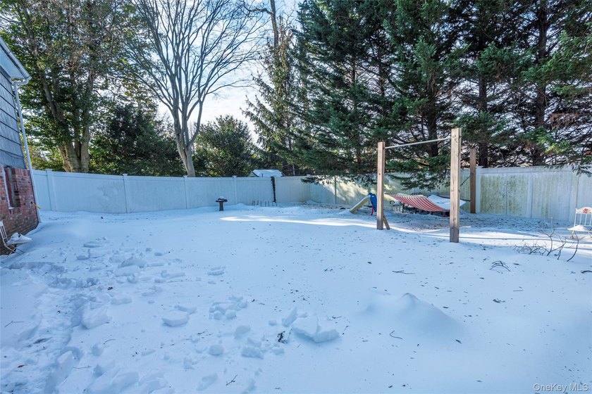 Welcome into, a spacious and versatile residence ideally located - photo 23