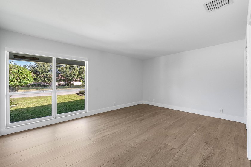 Fully renovated Brookfield home overlooking the Jack Nicklaus - photo 25