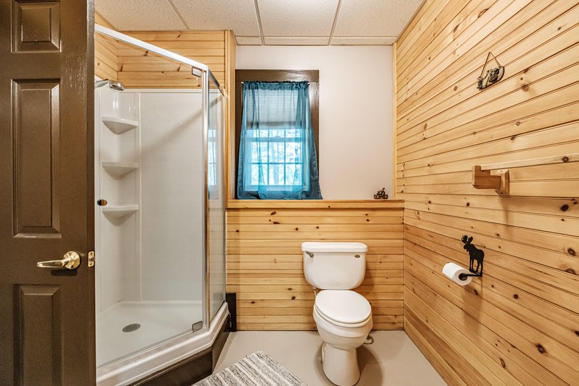 Welcome to 52 Alice Rd! This beautifully maintained raised ranch - photo 42
