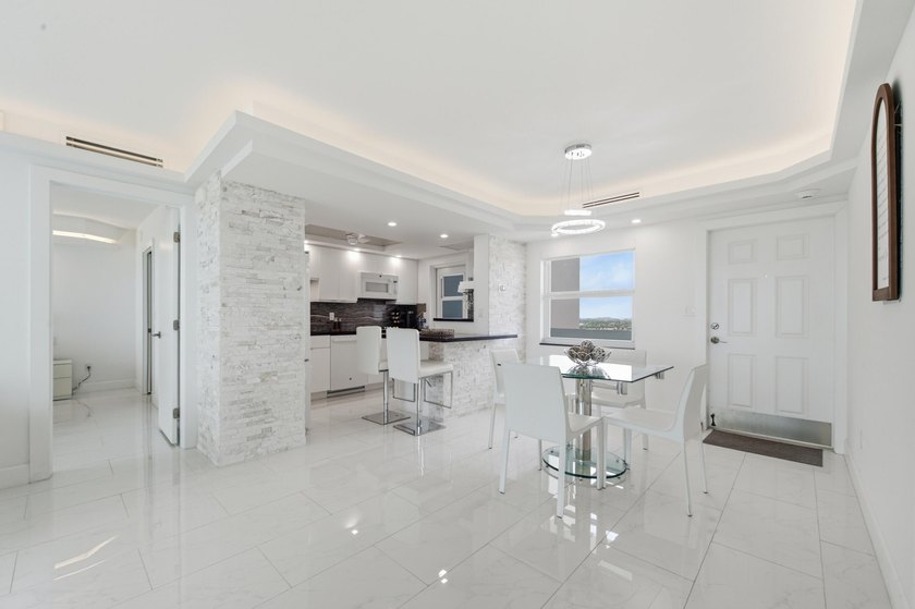 Welcome to Paradise! Turnkey furnished condo with spectacular - photo 4