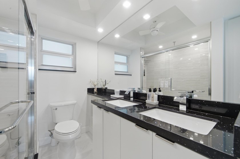 Welcome to Paradise! Turnkey furnished condo with spectacular - photo 8