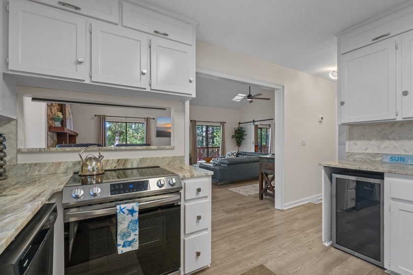 Southern charm by the coast! Welcome to Arcadian Shores, a - photo 11