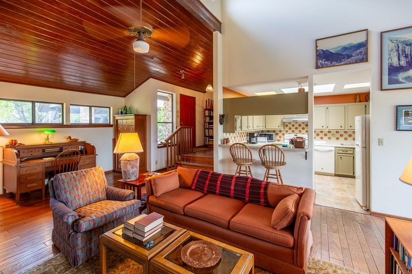 Beautiful hill country home on 59+/- acres!!! This amazing - photo 11