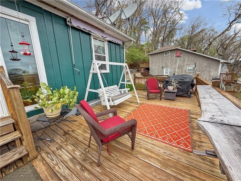 Welcome to your Lake of the Ozarks waterfront home with distinct - photo 17