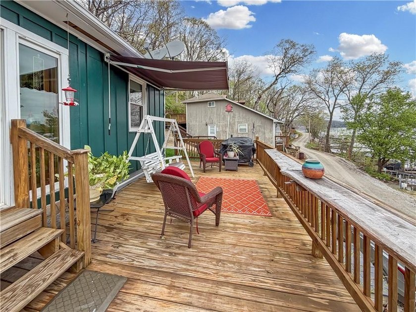 Welcome to your Lake of the Ozarks waterfront home with distinct - photo 19