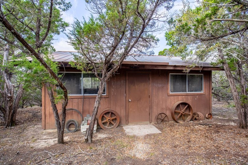 Beautiful hill country home on 59+/- acres!!! This amazing - photo 26