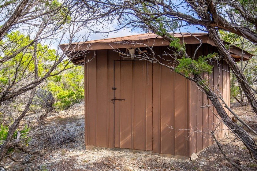 Beautiful hill country home on 59+/- acres!!! This amazing - photo 27