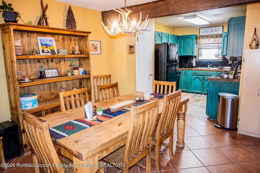 AWESOME 3 BEDROOM, 3 1/2 BATH - Level entry Condo in beautiful - photo 31