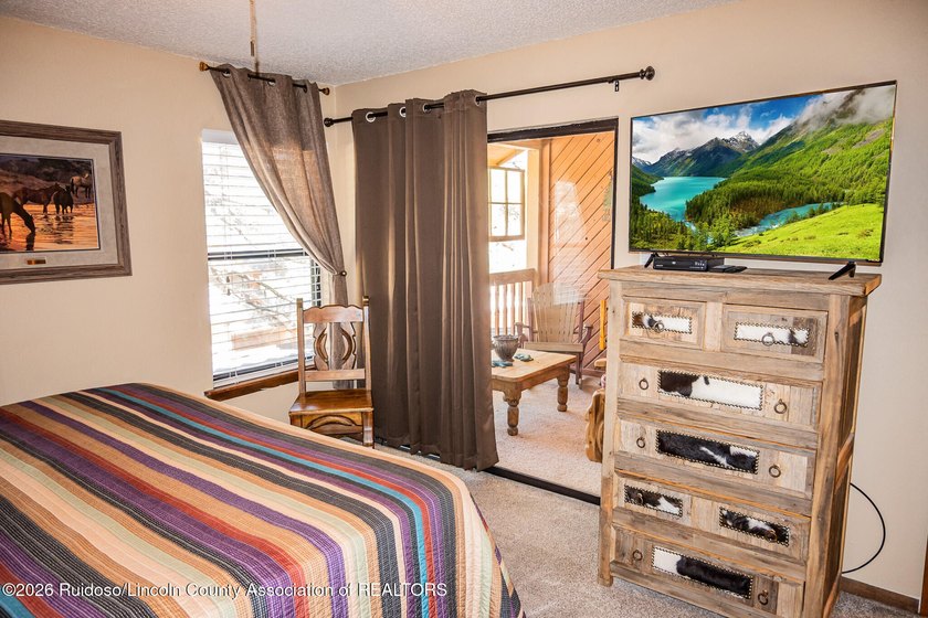 AWESOME 3 BEDROOM, 3 1/2 BATH - Level entry Condo in beautiful - photo 39