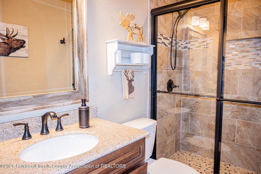 AWESOME 3 BEDROOM, 3 1/2 BATH - Level entry Condo in beautiful - photo 48