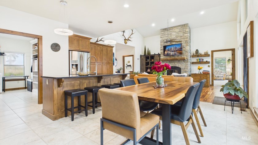 Log home with views of Dworshak Reservoir! This exceptional - photo 12