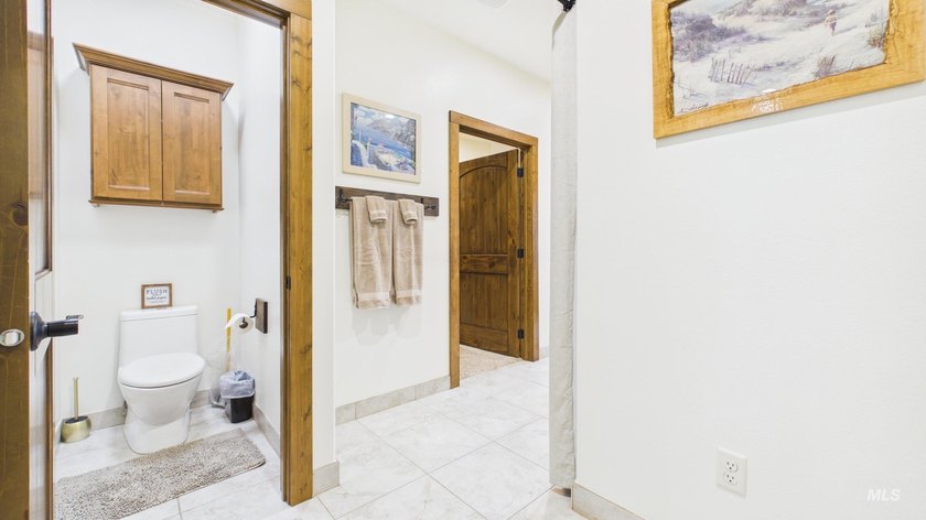 Log home with views of Dworshak Reservoir! This exceptional - photo 21