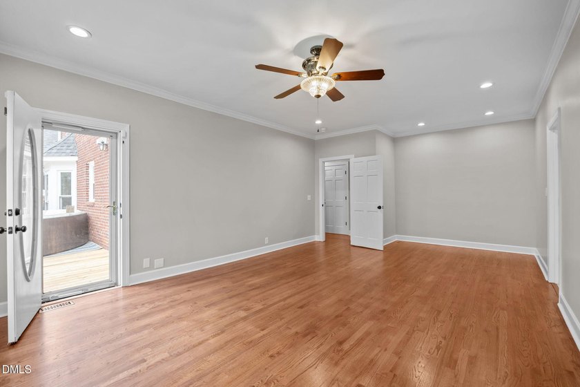 Welcome to 2020 Navan Lane -- a truly unique estate tucked away - photo 23