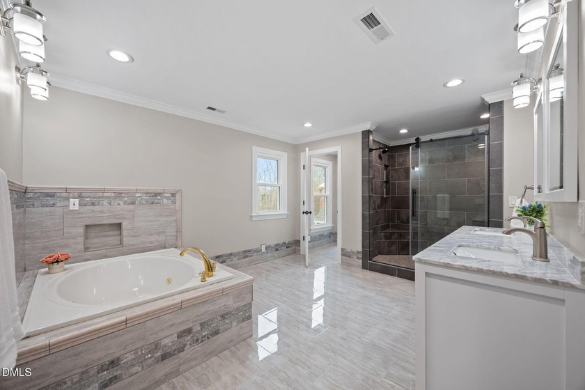 Welcome to 2020 Navan Lane -- a truly unique estate tucked away - photo 31