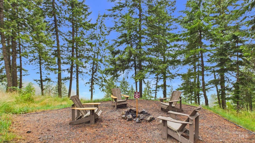 Log home with views of Dworshak Reservoir! This exceptional - photo 34