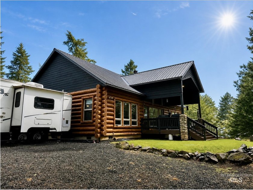 Log home with views of Dworshak Reservoir! This exceptional - photo 49
