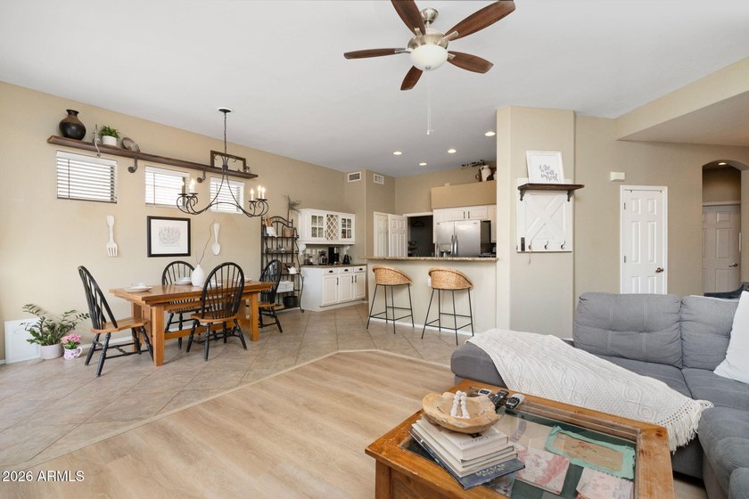 Sophisticated living in the GATED, Arrowhead Enclave community! - photo 8