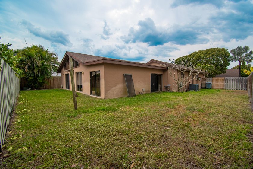 Nestled in the desirable Amberwoods community, this 3br, 2ba - photo 36