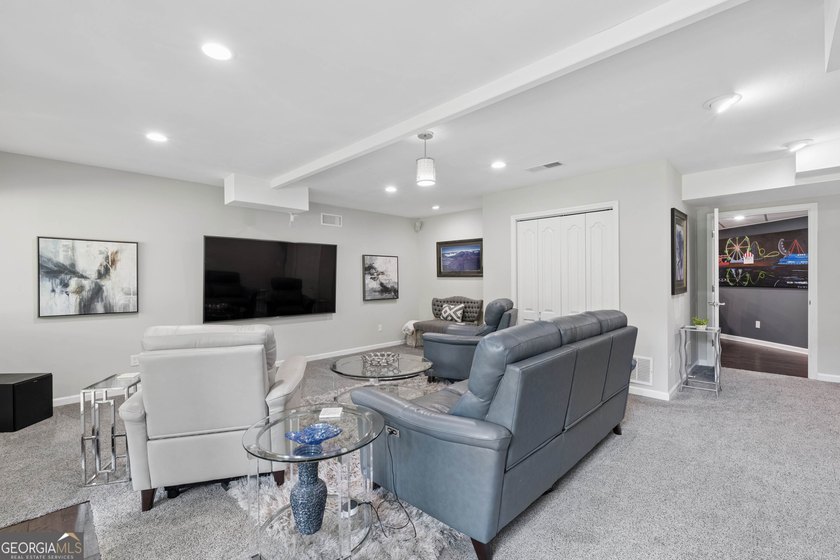 WOW! Welcome home to this fabulous updated 6 bed, 3.5 bath - photo 37