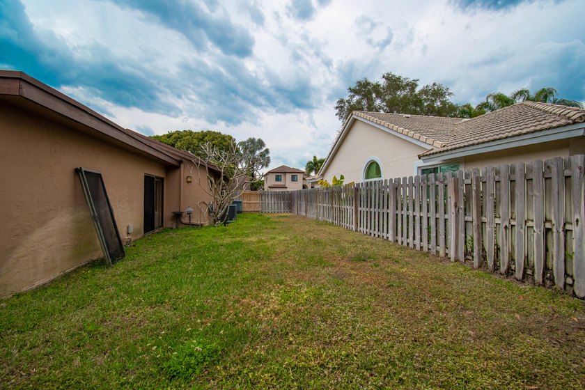 Nestled in the desirable Amberwoods community, this 3br, 2ba - photo 40