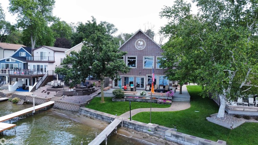 Unrivaled Waterfront Luxury with Private Guest Retreat &amp; Sandy - photo 8