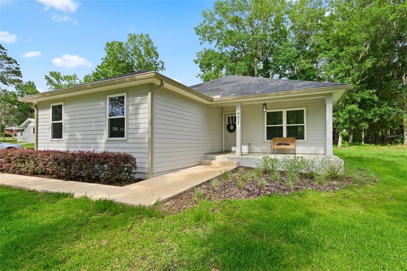Under contract-accepting backup offers. Welcome to one of - photo 2