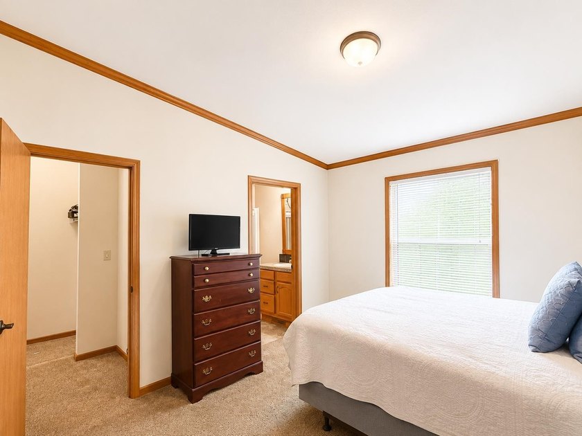 Experience lake life at its finest with this fully furnished 3 - photo 11