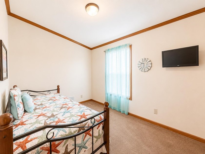 Experience lake life at its finest with this fully furnished 3 - photo 20