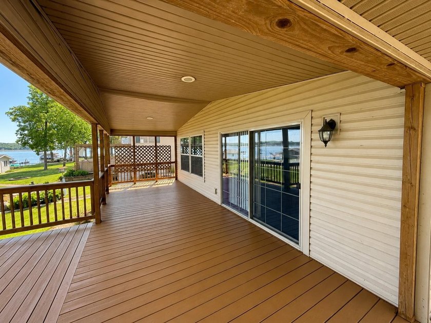 Experience lake life at its finest with this fully furnished 3 - photo 29