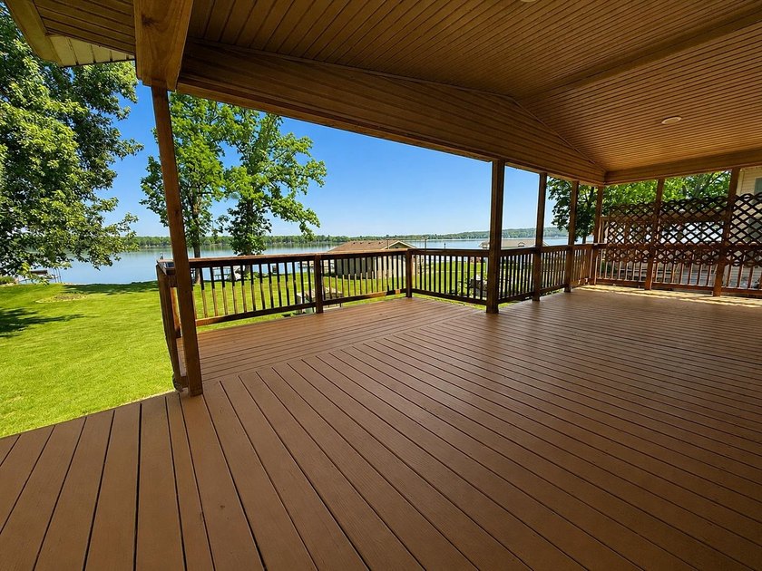 Experience lake life at its finest with this fully furnished 3 - photo 30