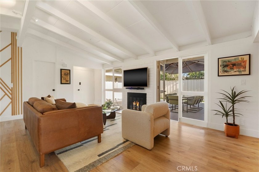 Welcome to this beautifully updated 4-bedroom, 2-bath Cliff May - photo 9